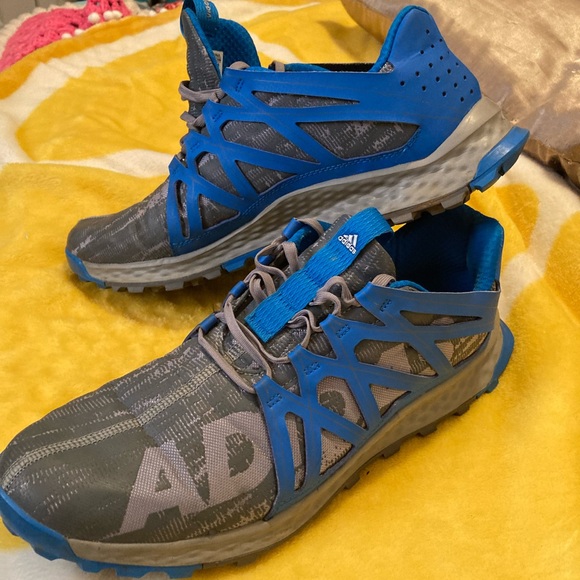 Men’s sz 13 Adidas Vigor gently worn